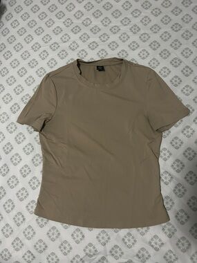 Simple Short Sleeve Tee in Tan